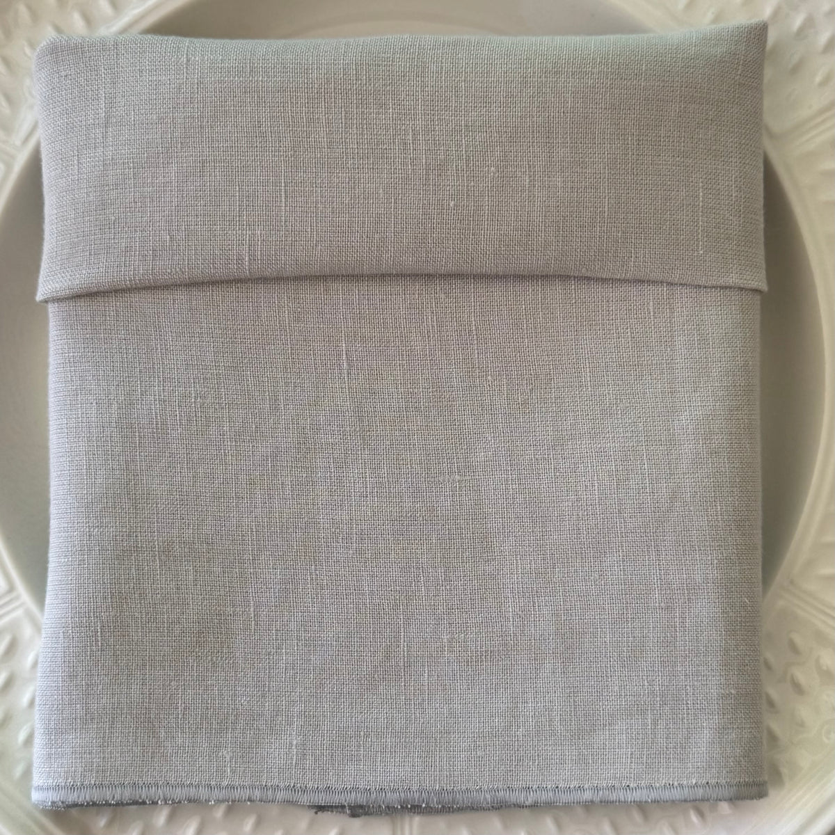 'Gray Linen' Napkin with Scalloped Edge