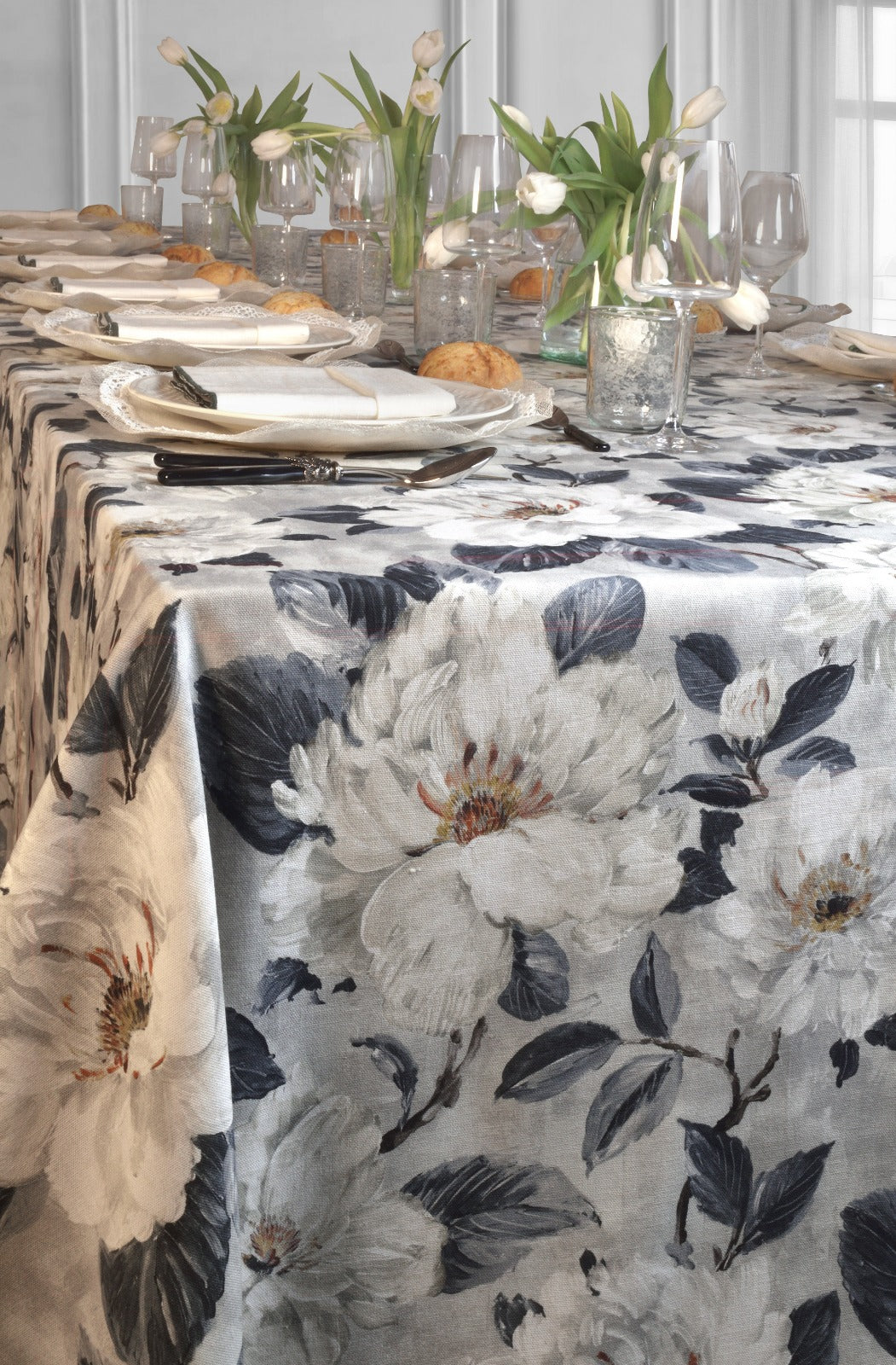 'White Garden' Tablecloth