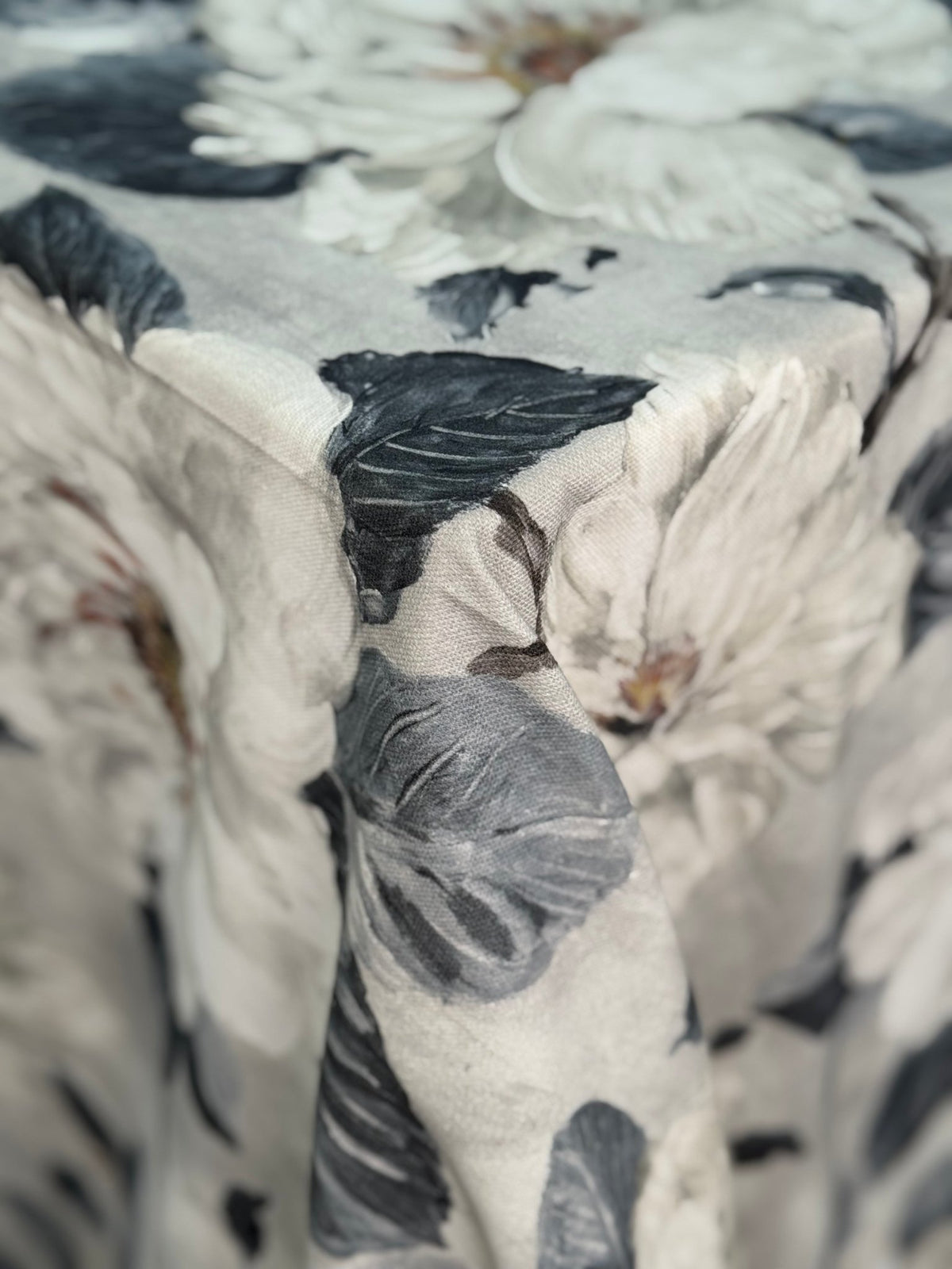 'White Garden' Tablecloth