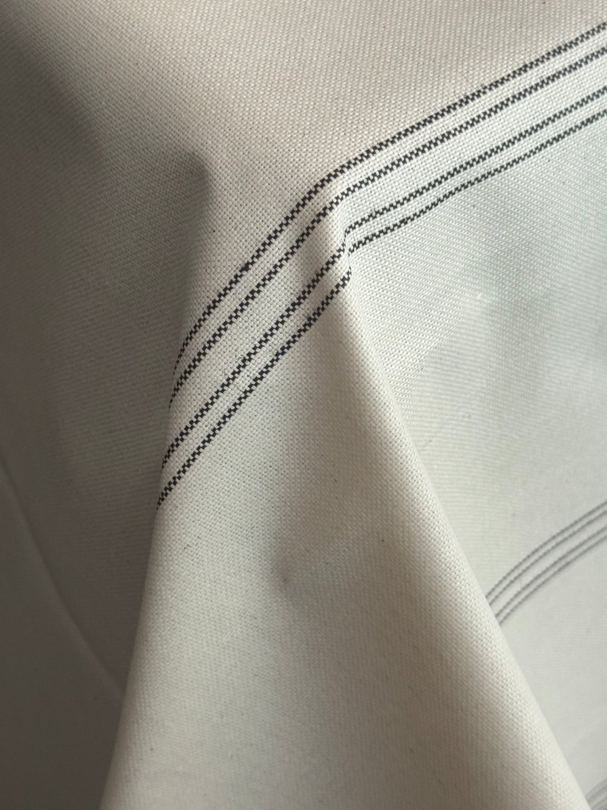 'Black Line' Spill-Resistant Tablecloth